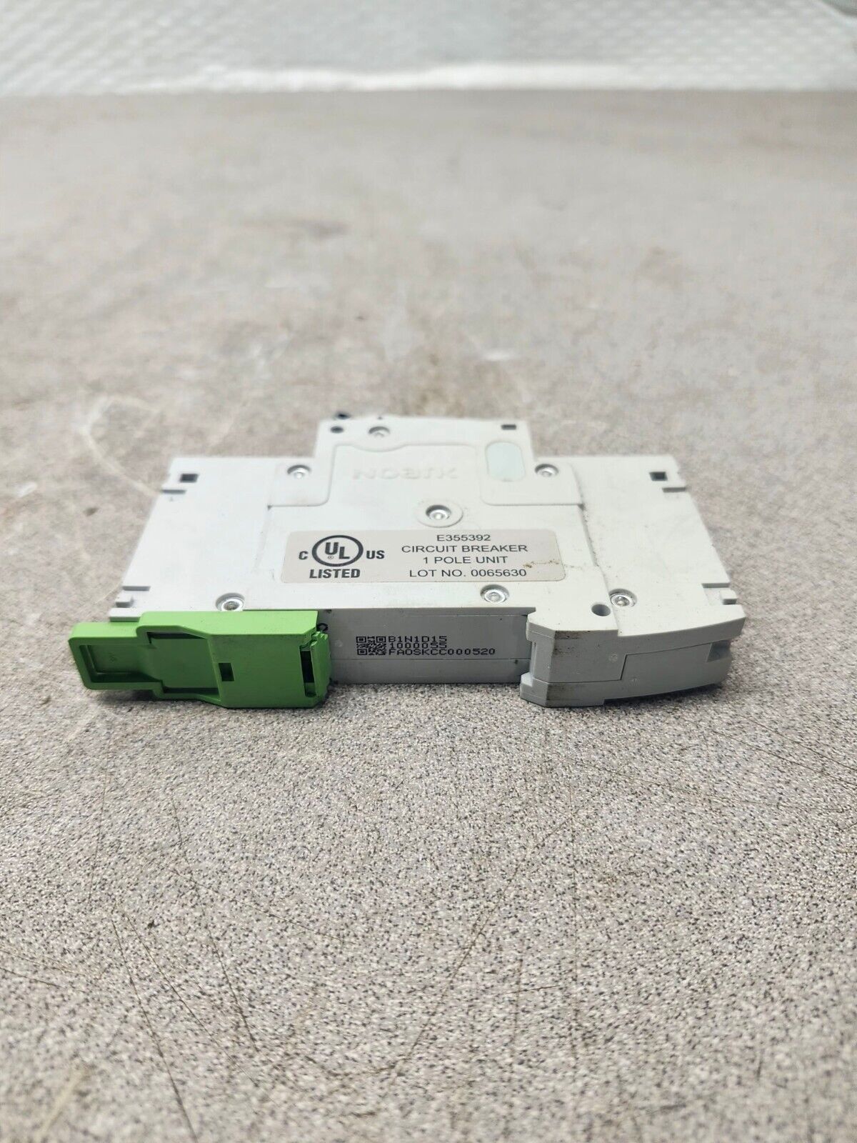 NEW NO BOX NOARK Circuit Breaker 1-Pole,15 Amp,125VDC B1D1D15