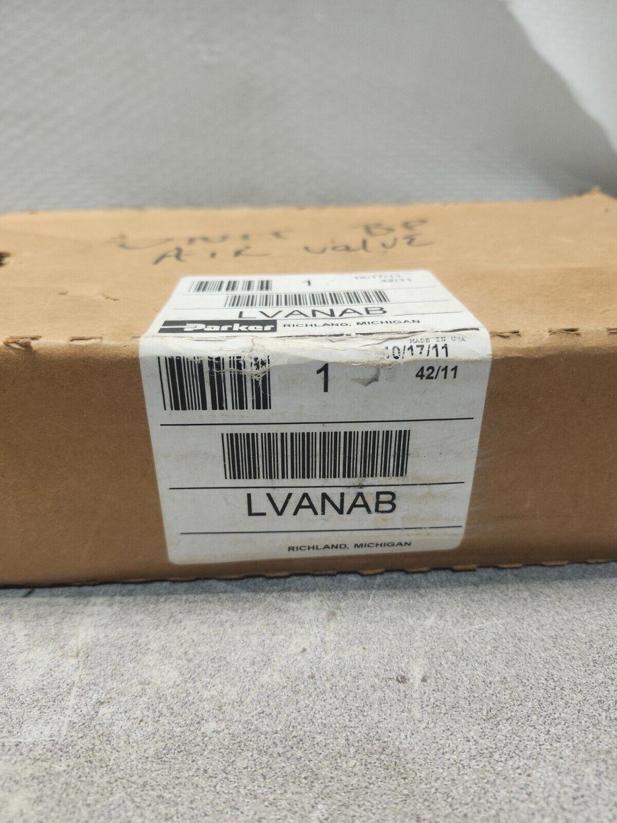NEW IN BOX PARKER Lockout Valve 3/4" LV4N6B