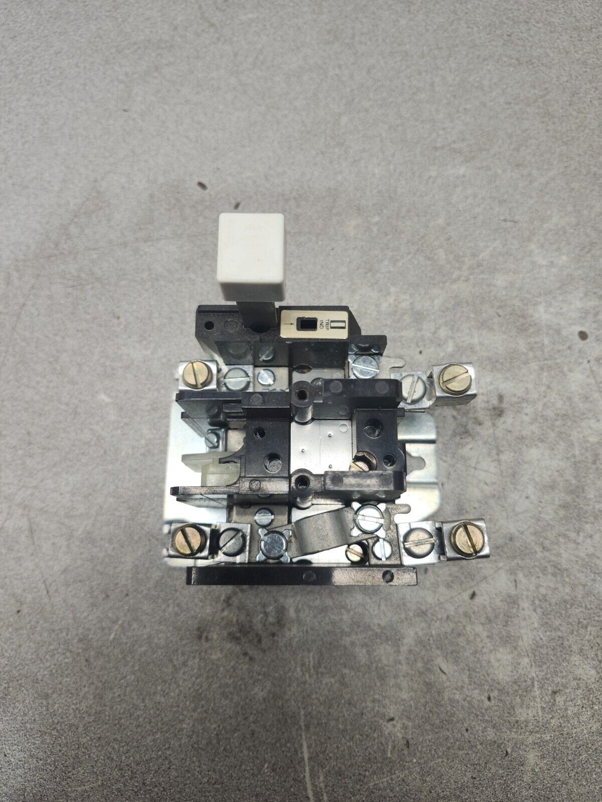 NEW IN BOX CUTLER HAMMER Overload Relay C300DN1B