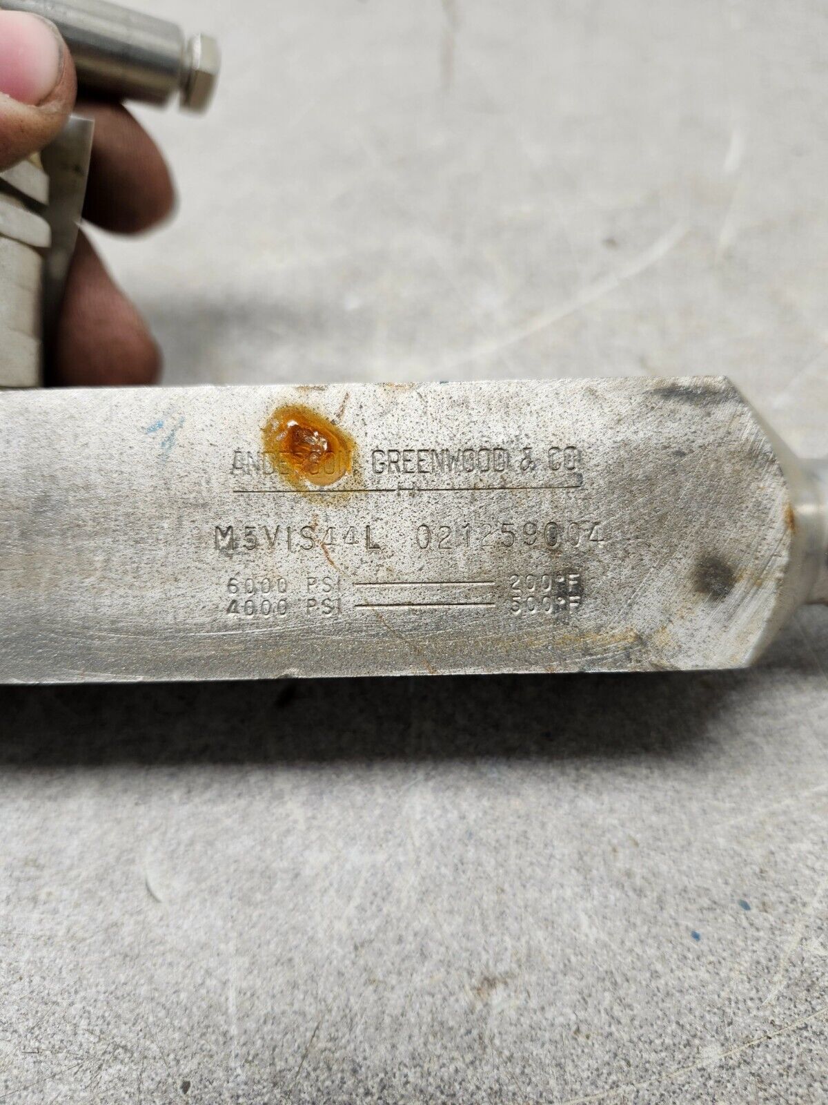 NEW NO BOX Anderson-Greenwood Multi-Port Gauge Valve 1/2 M3VIS44L 021259004