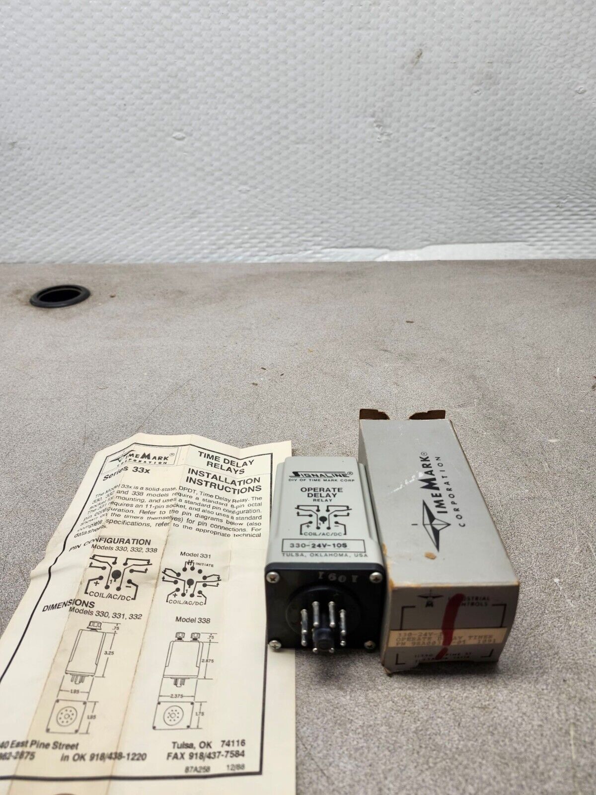 NEW IN BOX SIGNALINE TIME DELAY RELAY 330-24V-10S