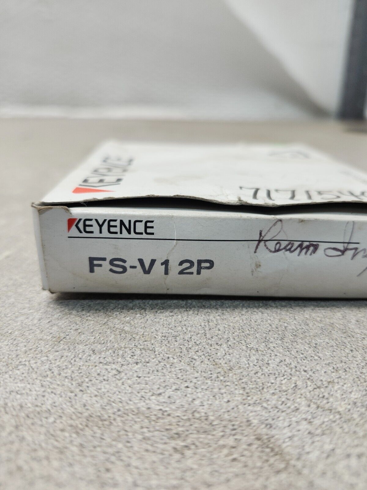 USED Keyence Fiber Optic Amplifier Sensor, 12-24VDC FS-V12P