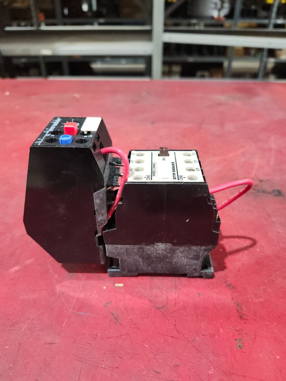 NEW IN BOX SIEMENS COMPACT AC MAGNETIC STARTER 24-699-008-756 C21AS1Q