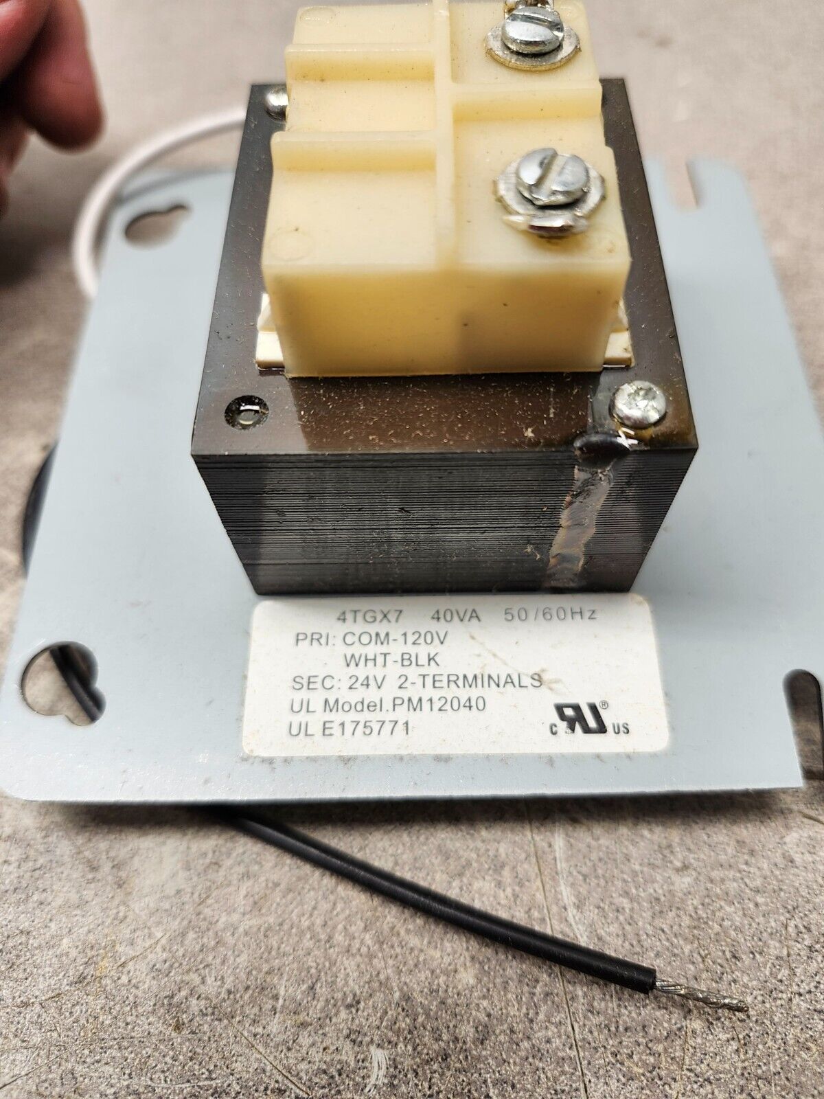 NEW IN BOX LOT OF 2 DAYTON 40 VA PLATE MOUNT 4TGX7