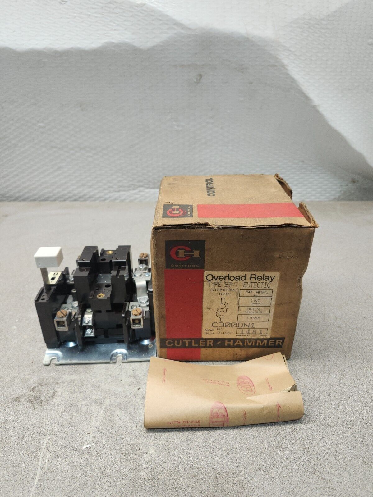 NEW IN BOX CUTLER HAMMER Overload Relay C300DN1