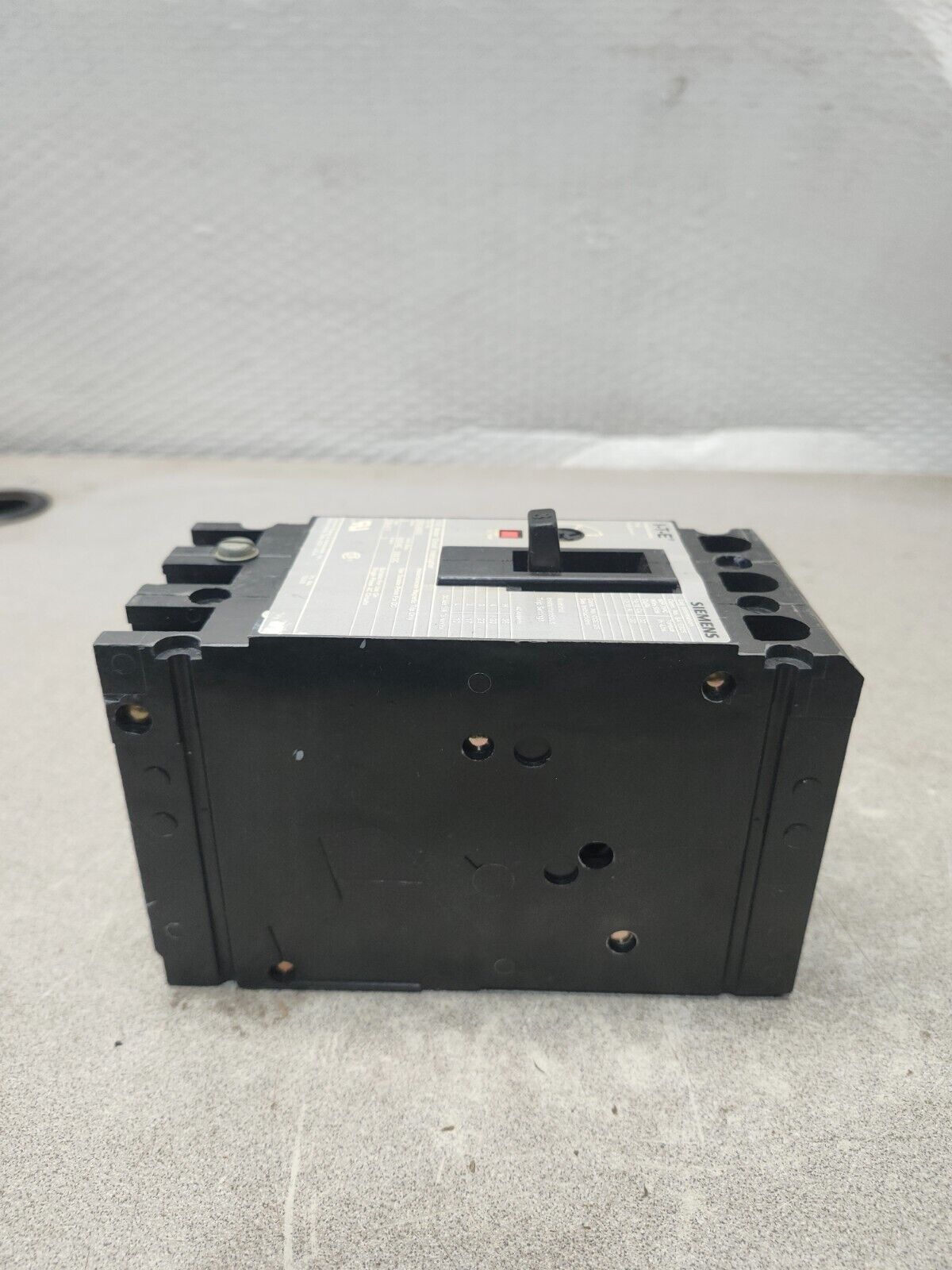 NEW IN BOX SIEMENS MOTOR CIRCUIT INTERRUPTER ED63A003