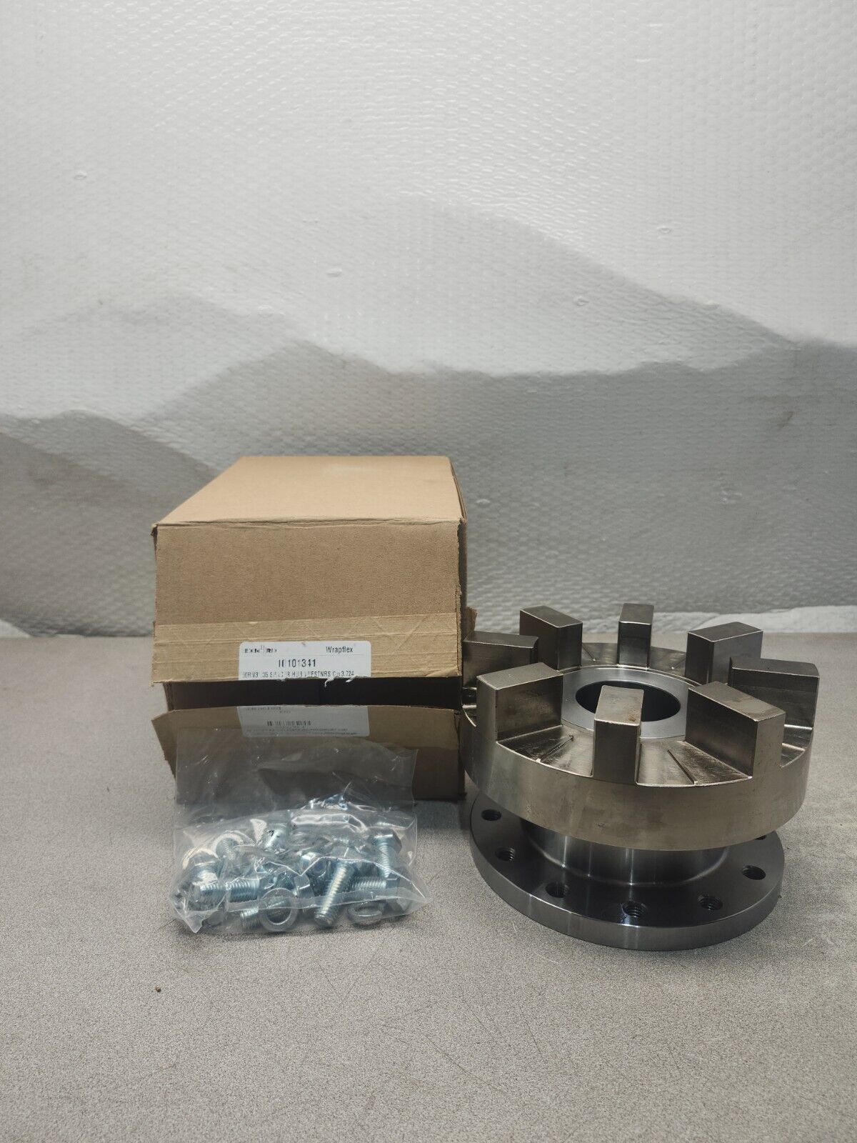 NEW IN BOX Rexnord 50R 31/35 Spacer Hub 10101341