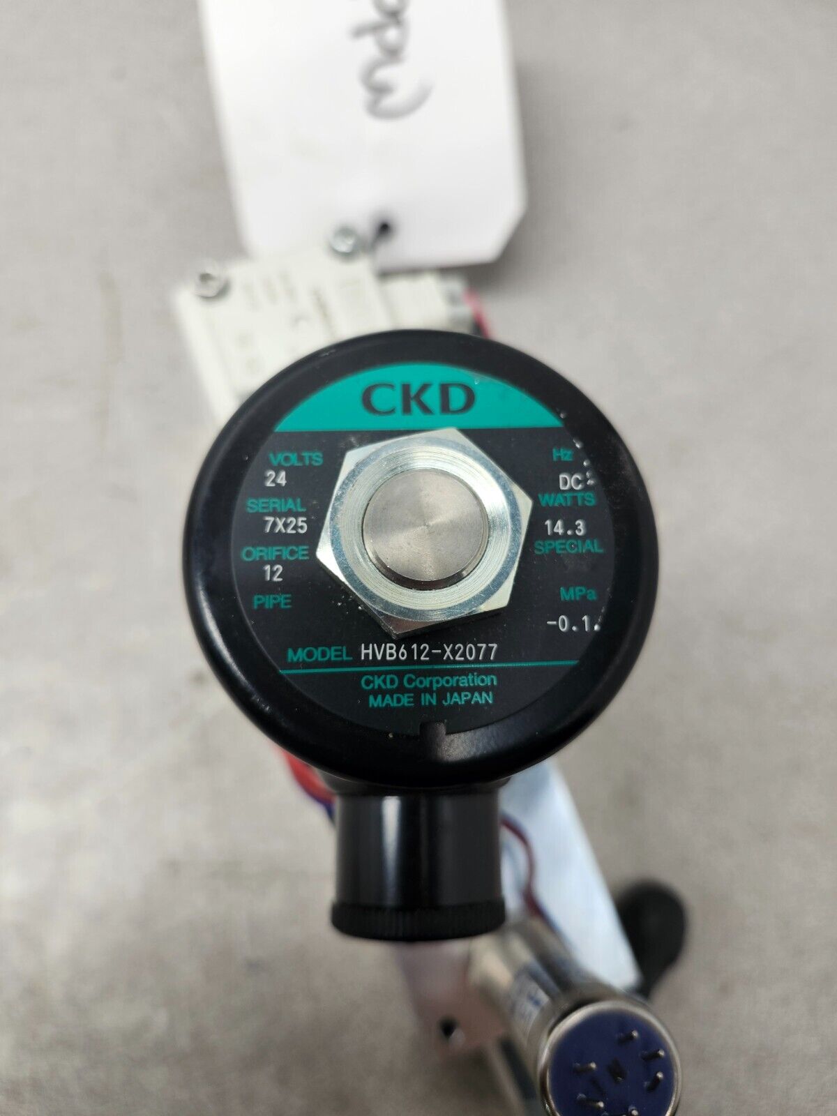 USED CKD 1/2" SOLENOID VALVE 3-WAY & BLOCK HVB612-X2077