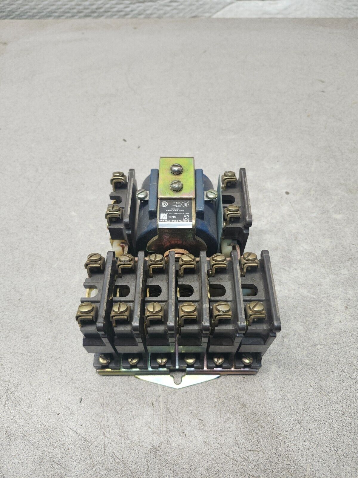NEW IN BOX JOSLYN CLARK CONTROL RELAY 4U8-4-240