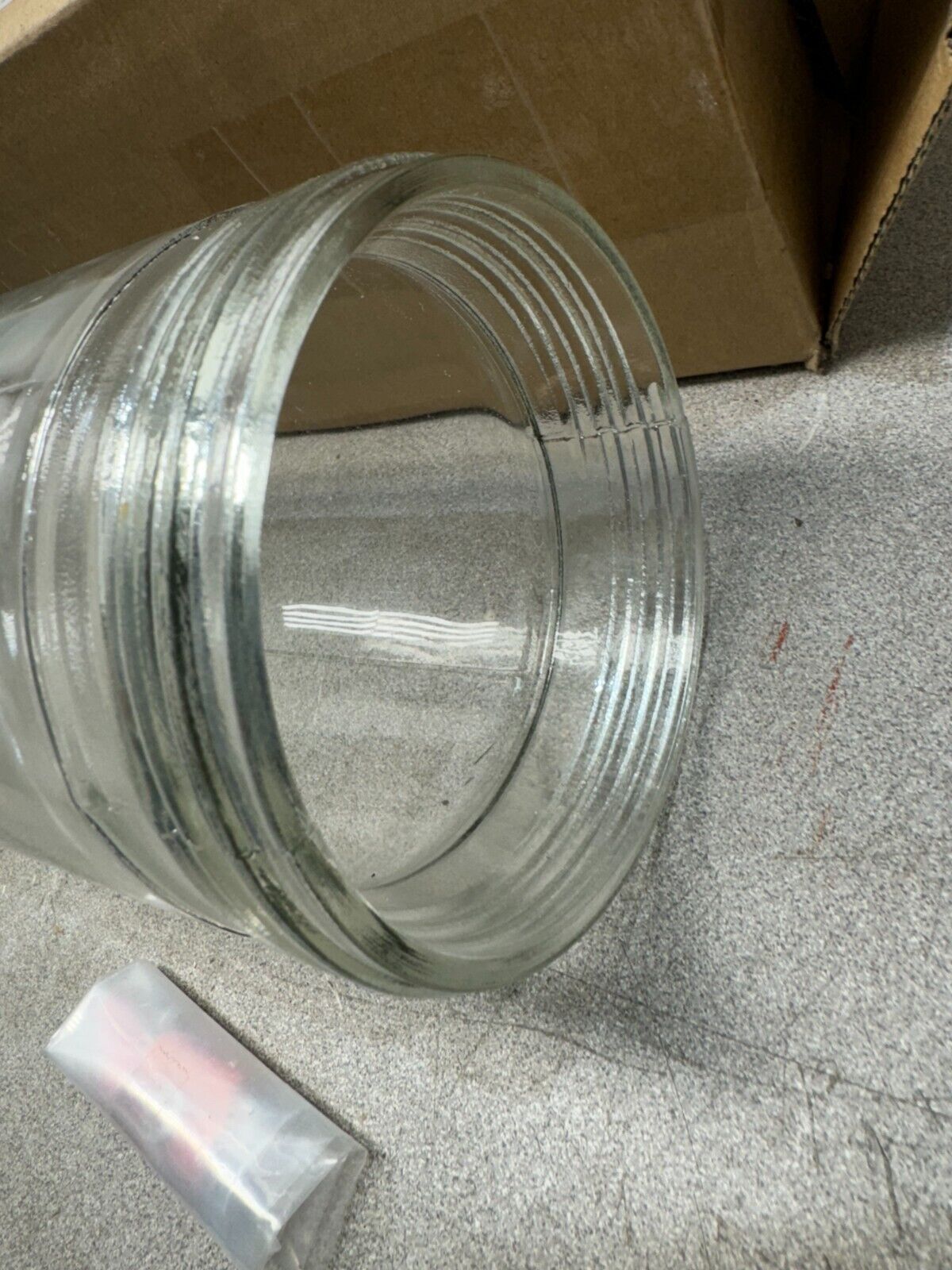 NEW IN BOX LUMAPRO GLASS GLOBE 21R882