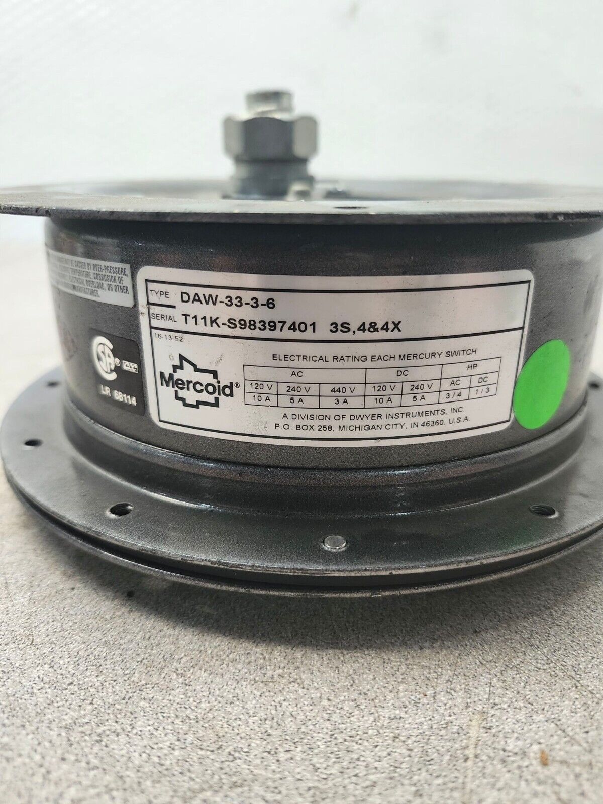 NEW NO BOX MERCOID PRESSURE SWITCH DAW-33-3-6