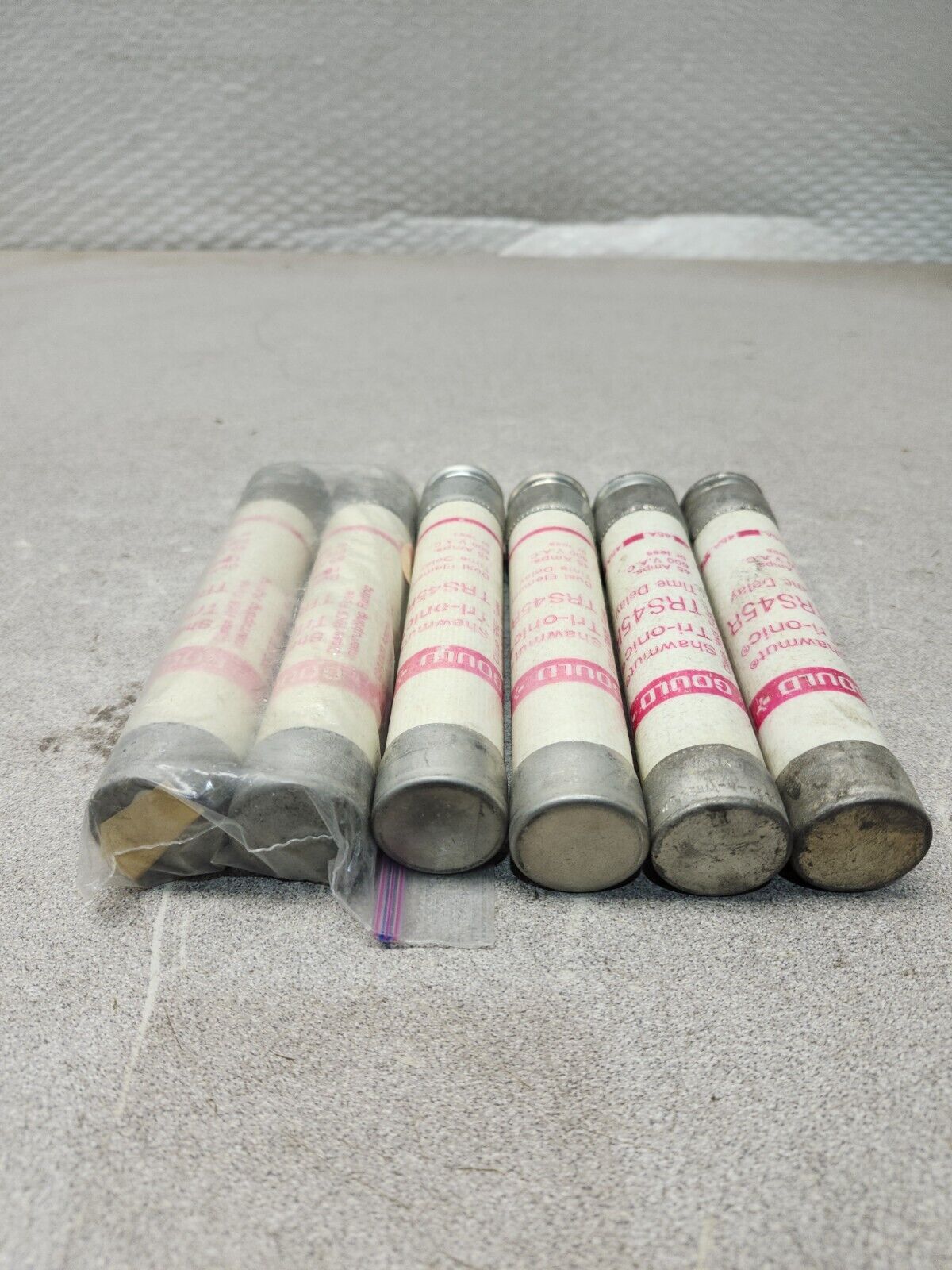 NEW NO BOX LOT OF 6 GOULD Fuses 45A 600V Dual-Element Time Delay TRS45R