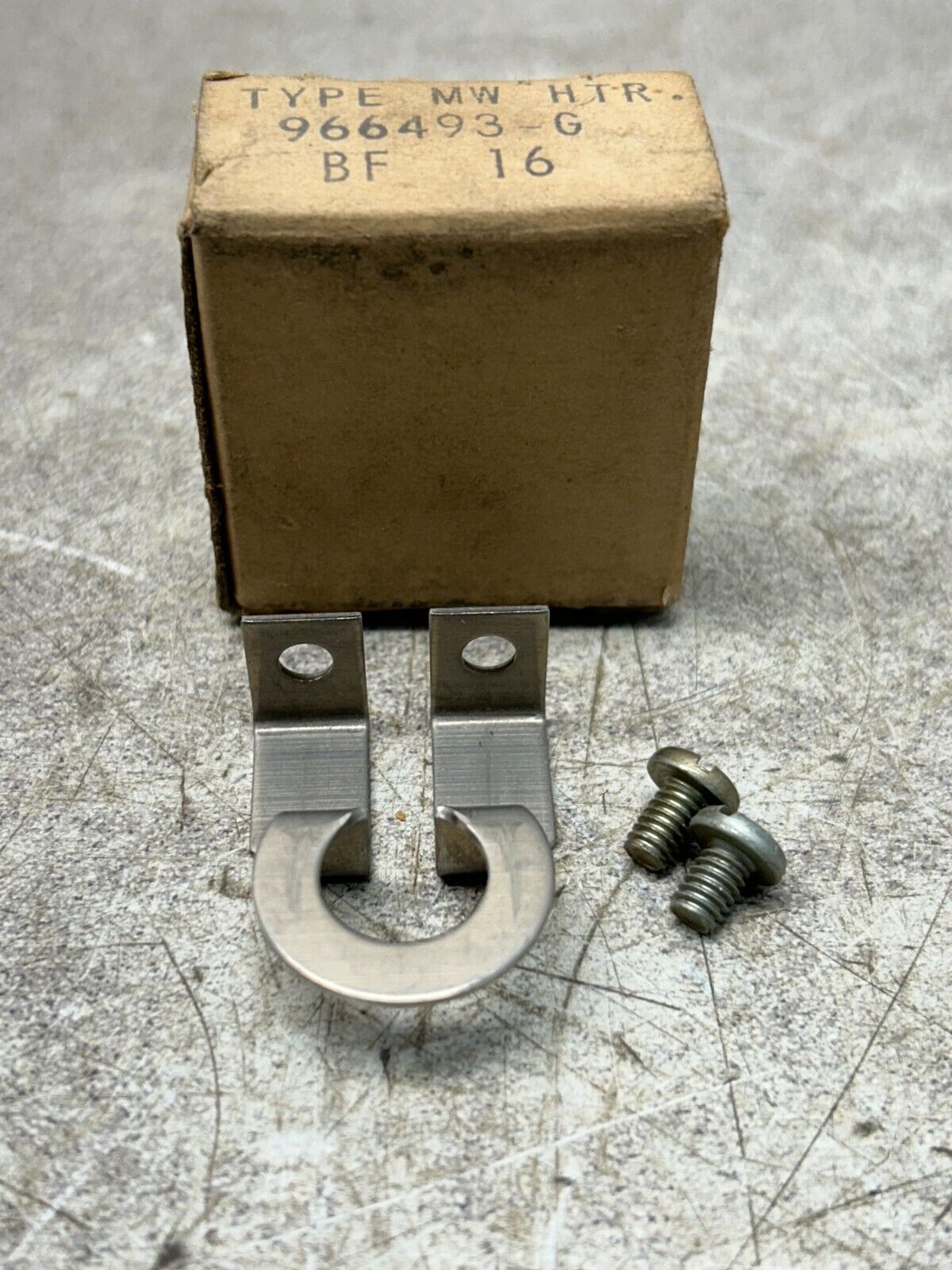 44040913