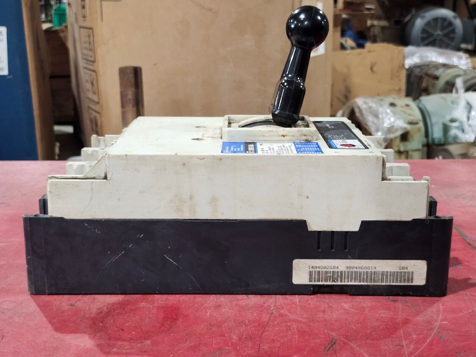 USED CUTLER-HAMMER 3 POLE 800AMP CIRCUIT BREAKER CHND3800T32W