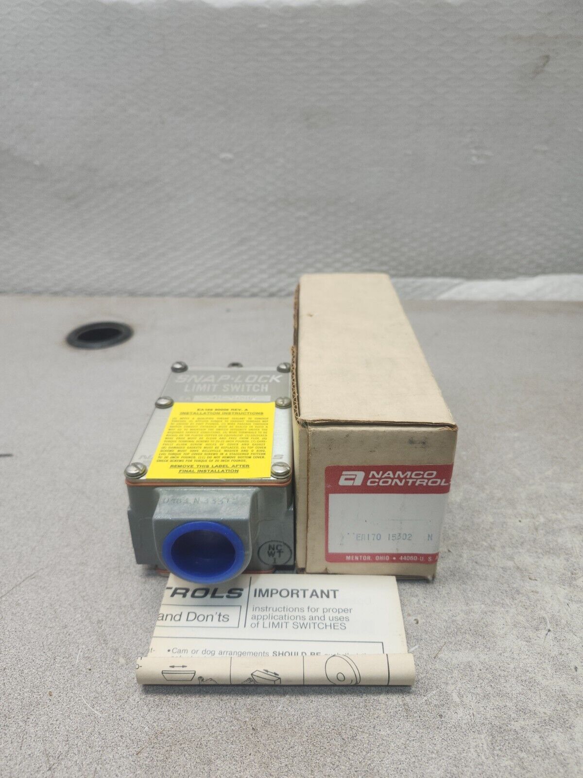 NEW IN BOX NAMCO SNAP-LOCK LIMIT SWITCH EA170 15302 N