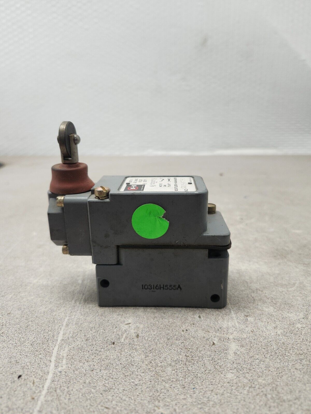NEW NO BOX CUTTLER HAMMER LIMIT SWITCH 10316H8765C