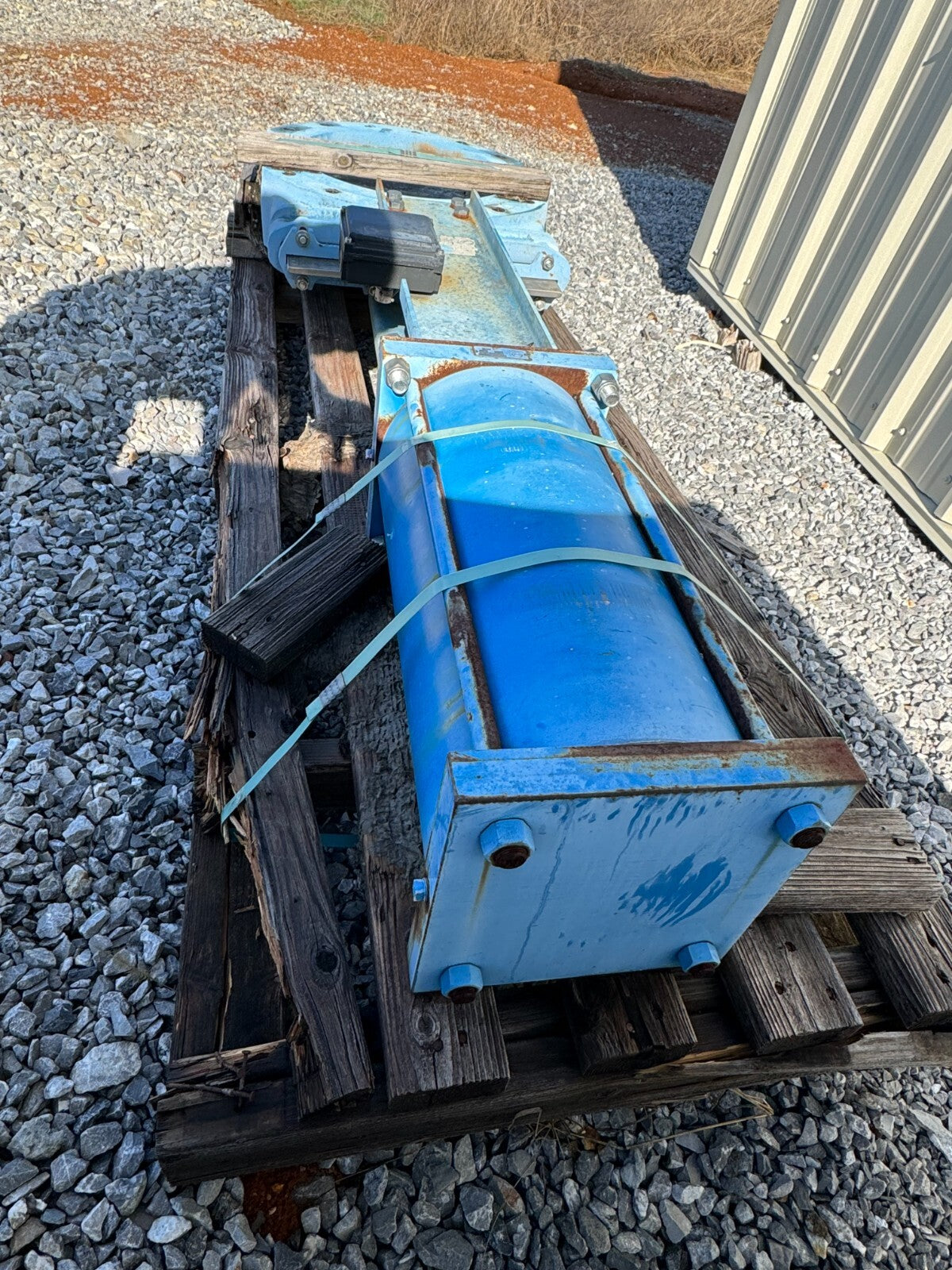 47325728