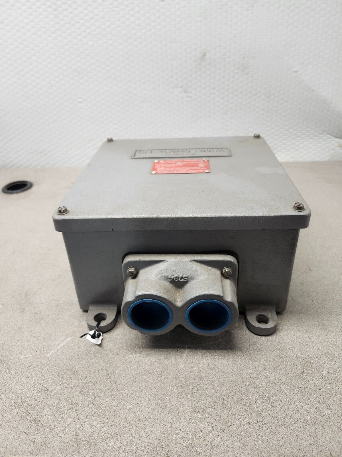 NEW NO BOX GAI-TRONICS HUBBELL WEATHERPROOF ALUMINIUM ENCLOSURE 758-001