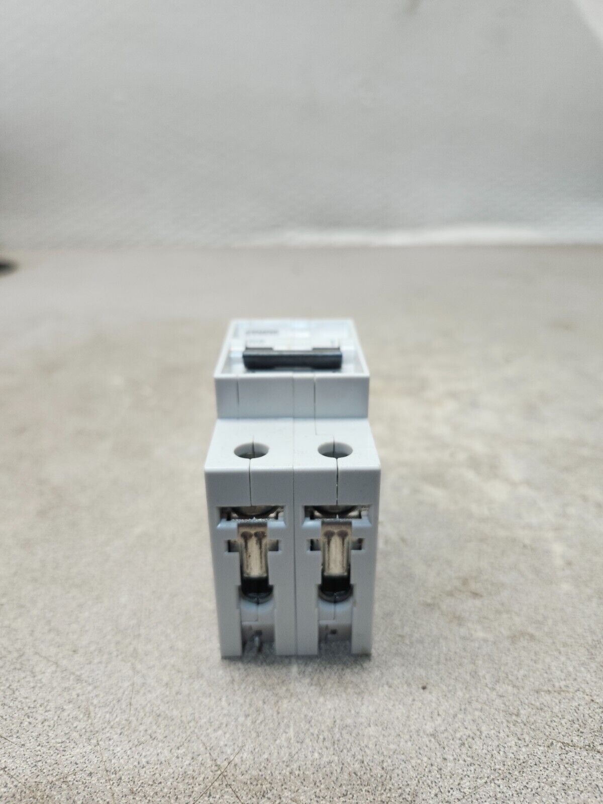 NEW IN BOX SIEMENS CIRCUIT BREAKER 5SX2-203-8