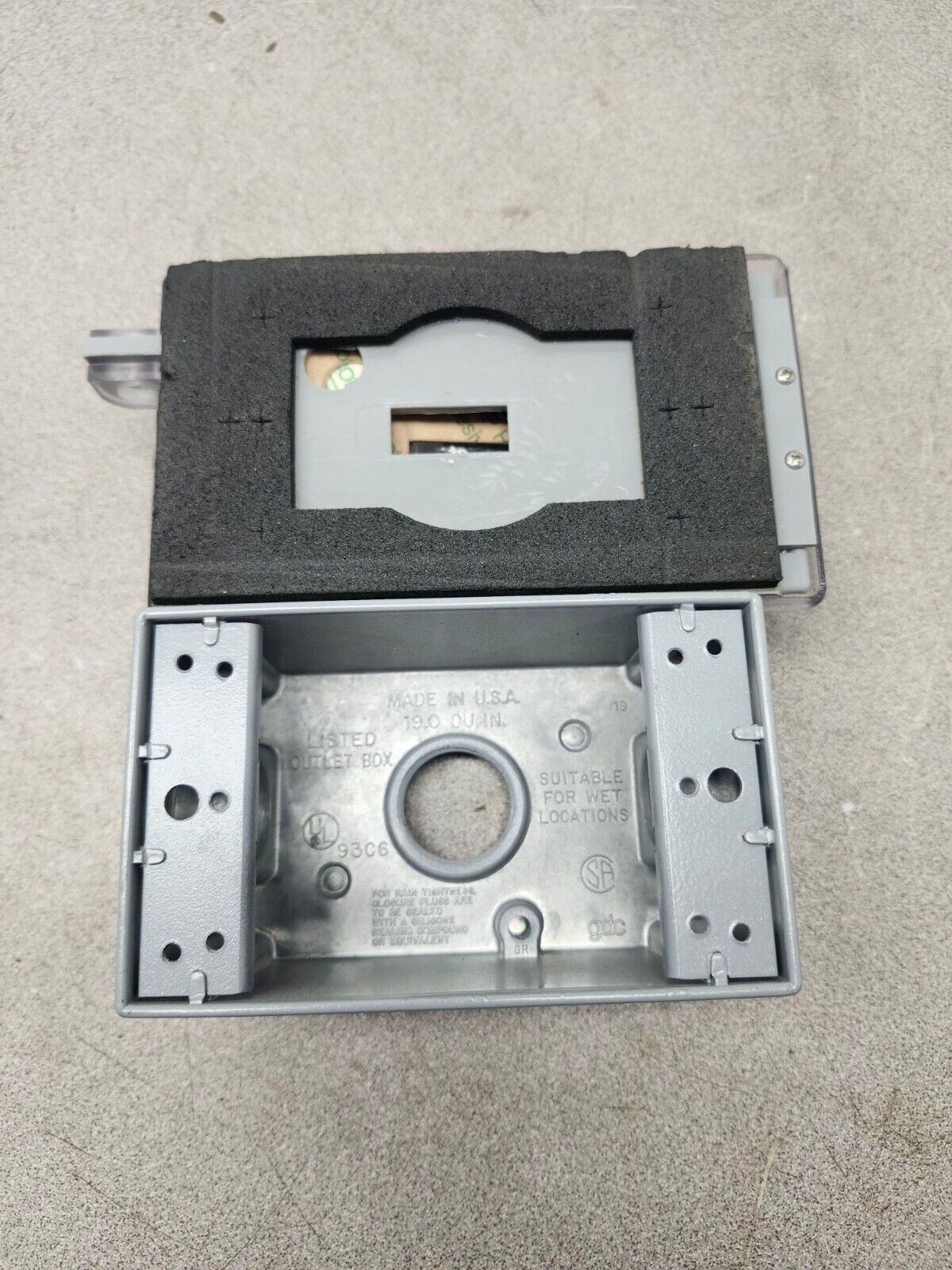 NEW IN BOX SIEMENS Enclosure With Weatherproof Cover SMF40BC1