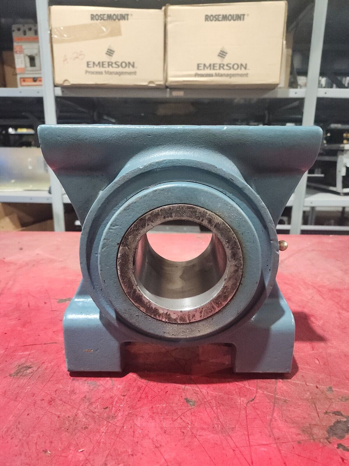 NEW NO BOX DODGE Top Angle TakeUp Roller Bearing TYPE XTRA 023161