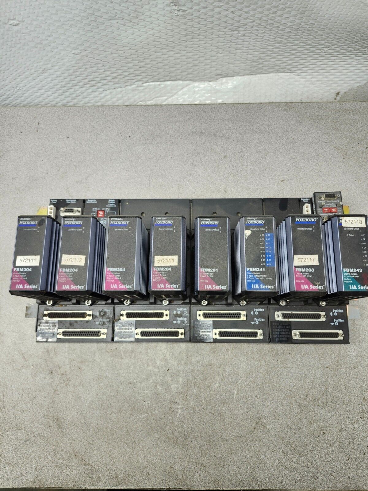 USED Foxboro Din Rail Modular Baseplate P0926HT W/8 Foxboro FBM204,FBM203,FBM241