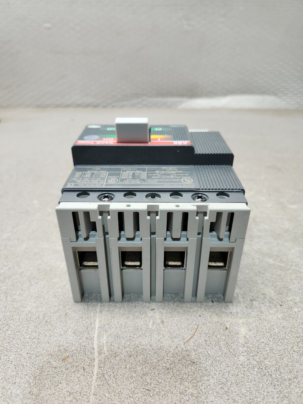 NEW IN BOX ABB CIRCUIT BREAKER SACET1N100