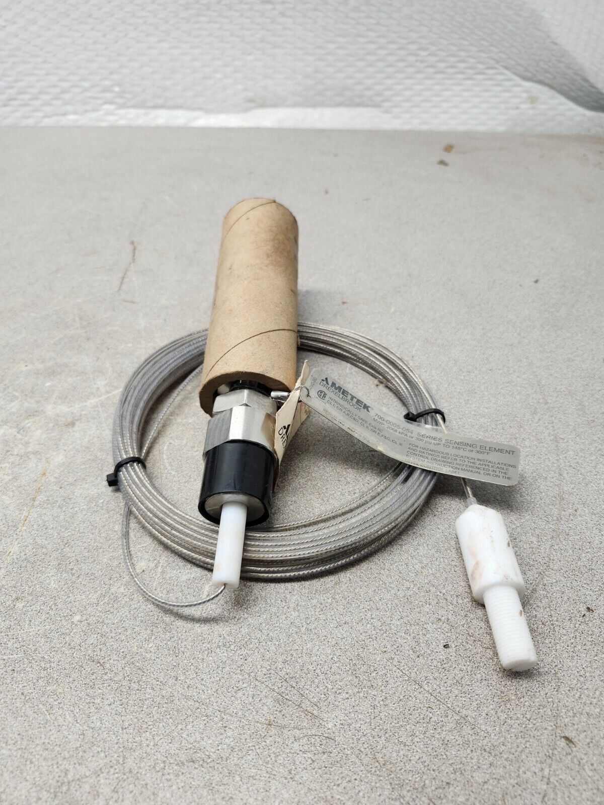 NEW NO BOX AMETEK Drexelbrook SENSING ELEMENT PROBE 300PSI 700-0005-054