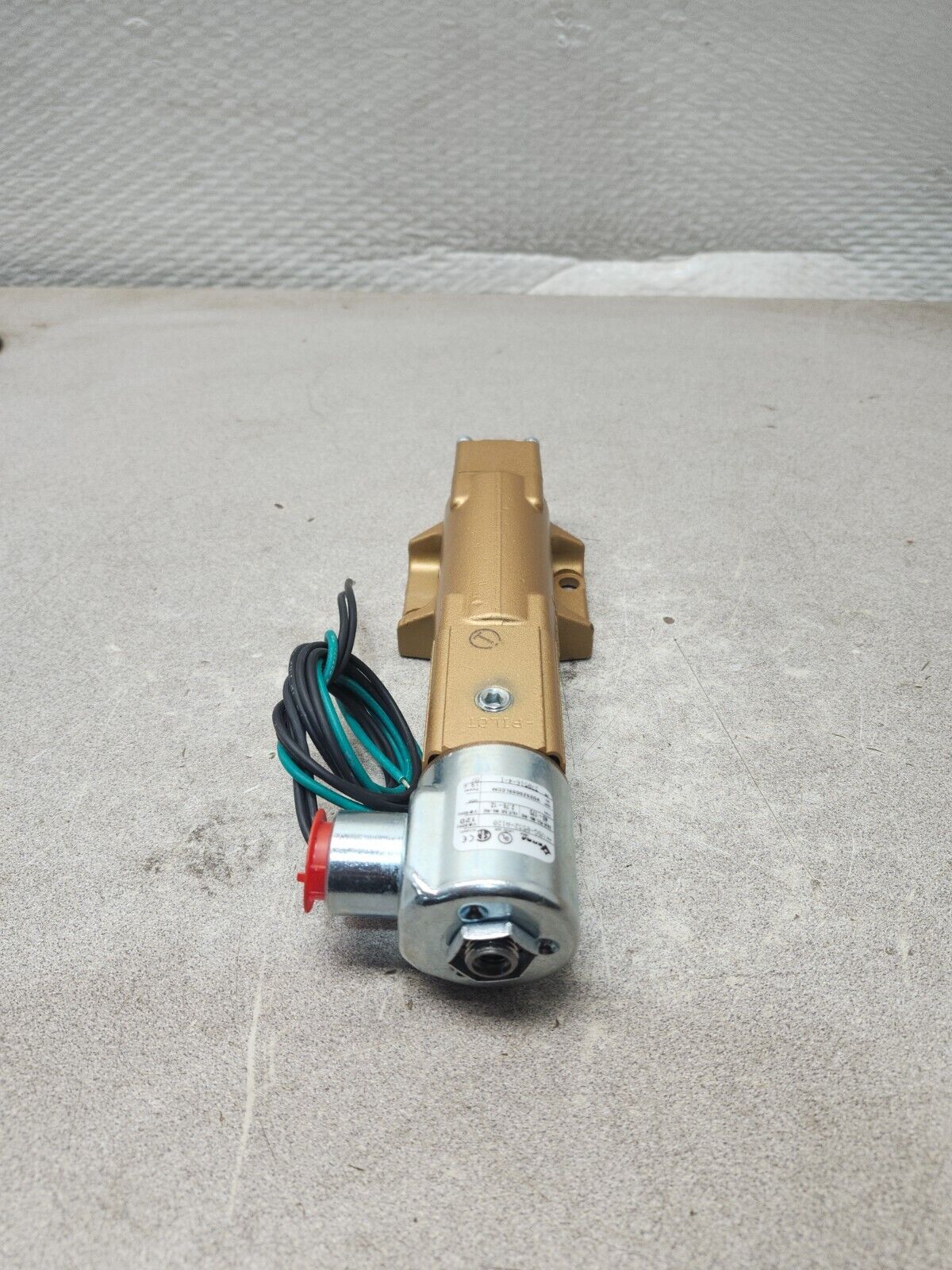 NEW IN BOX VERSA Valve, Selector, Brass, 120V60Hz VSG-8532-A120