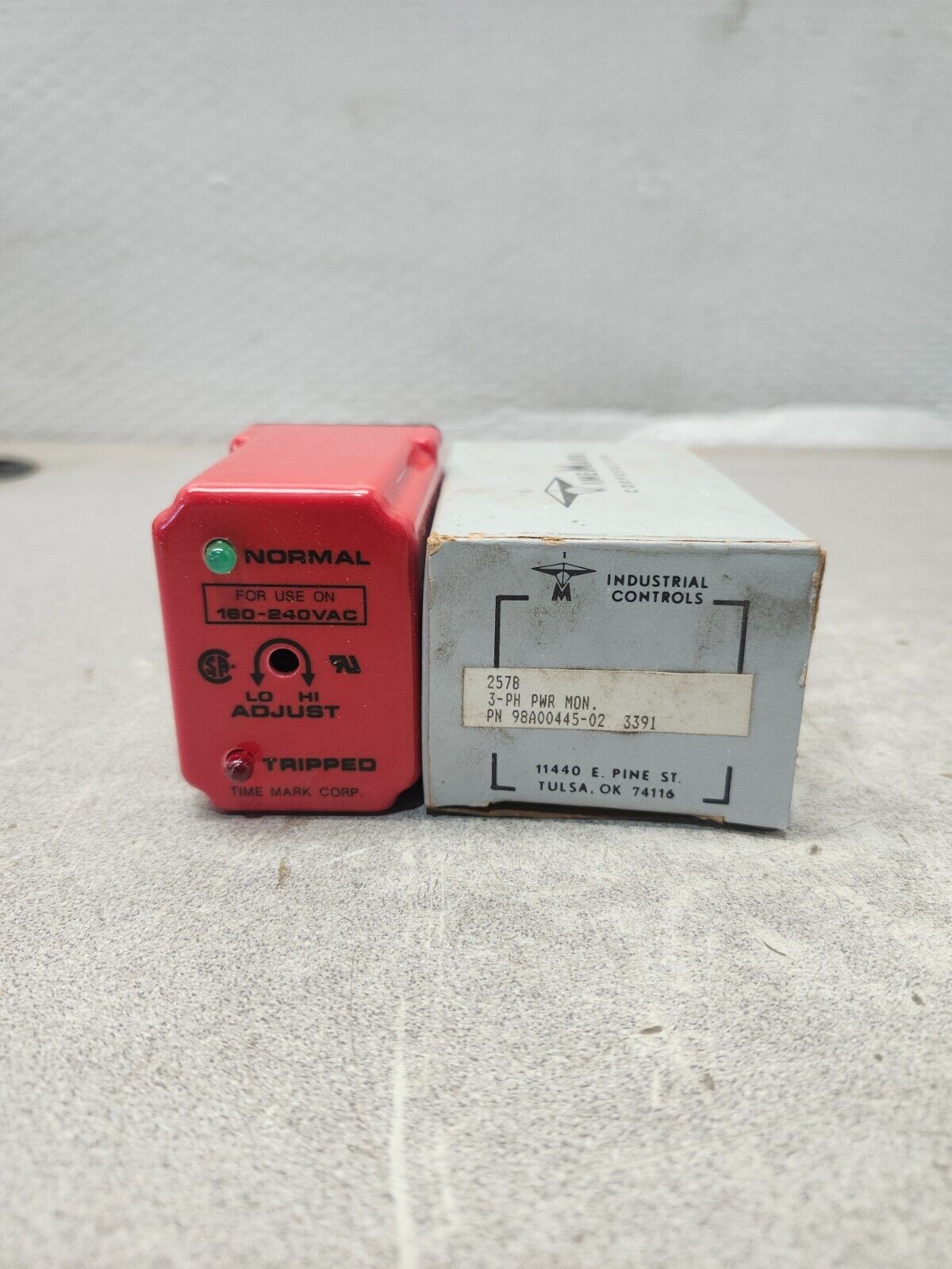 NEW IN BOX LOT OF 2 Industrial Controls 3 Phase power Monitor 160-240VAC 257B