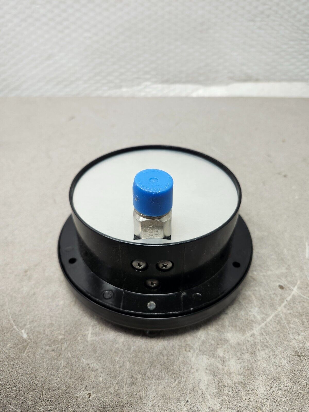 NEW IN BOX METEK GAUGE 60PSI,1/2'',150372