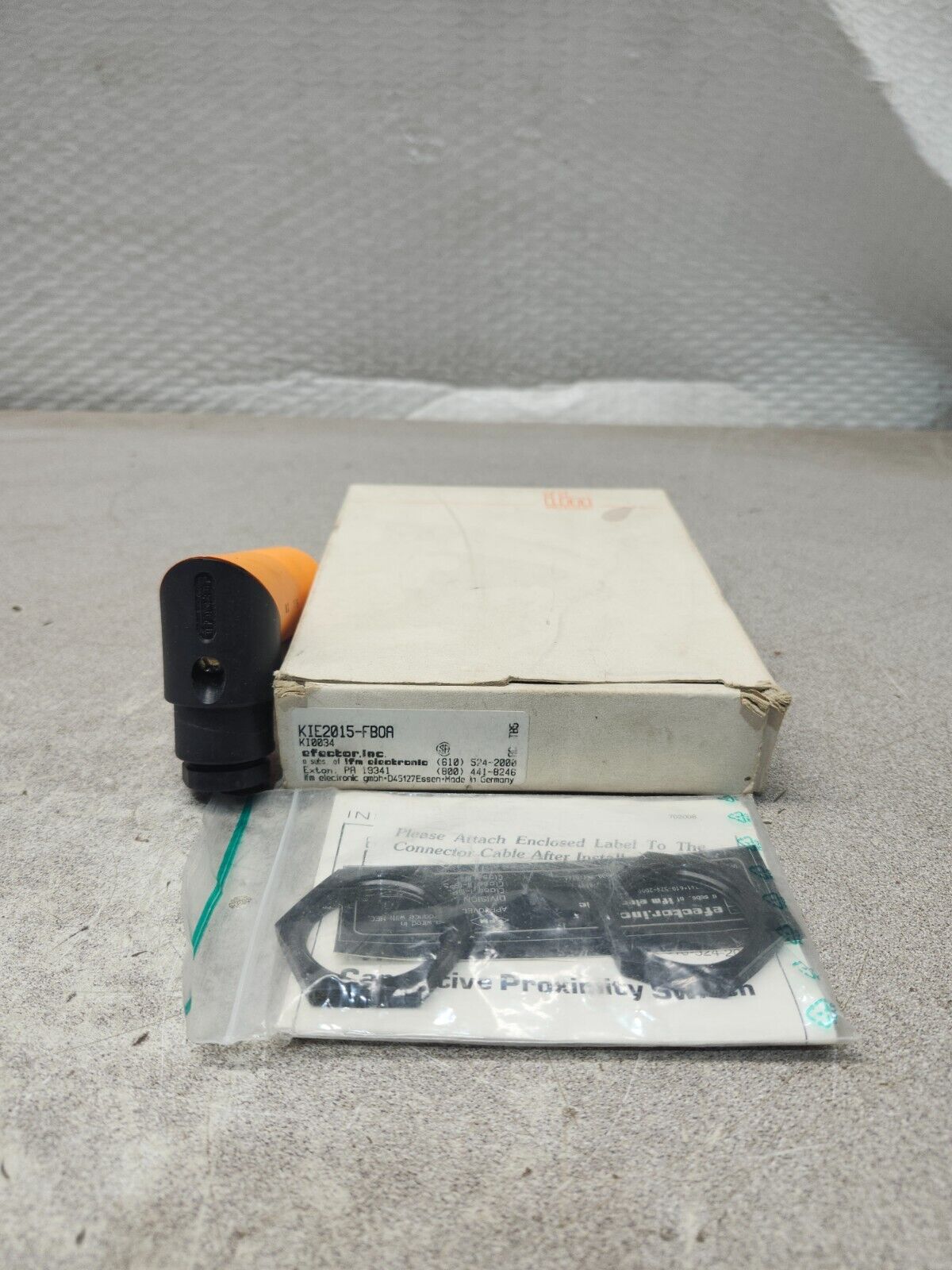 NEW IN BOX EFECTOR CAPACITIVE SENSOR PLASTIC THREAD K10034 KIE2015-FBOA