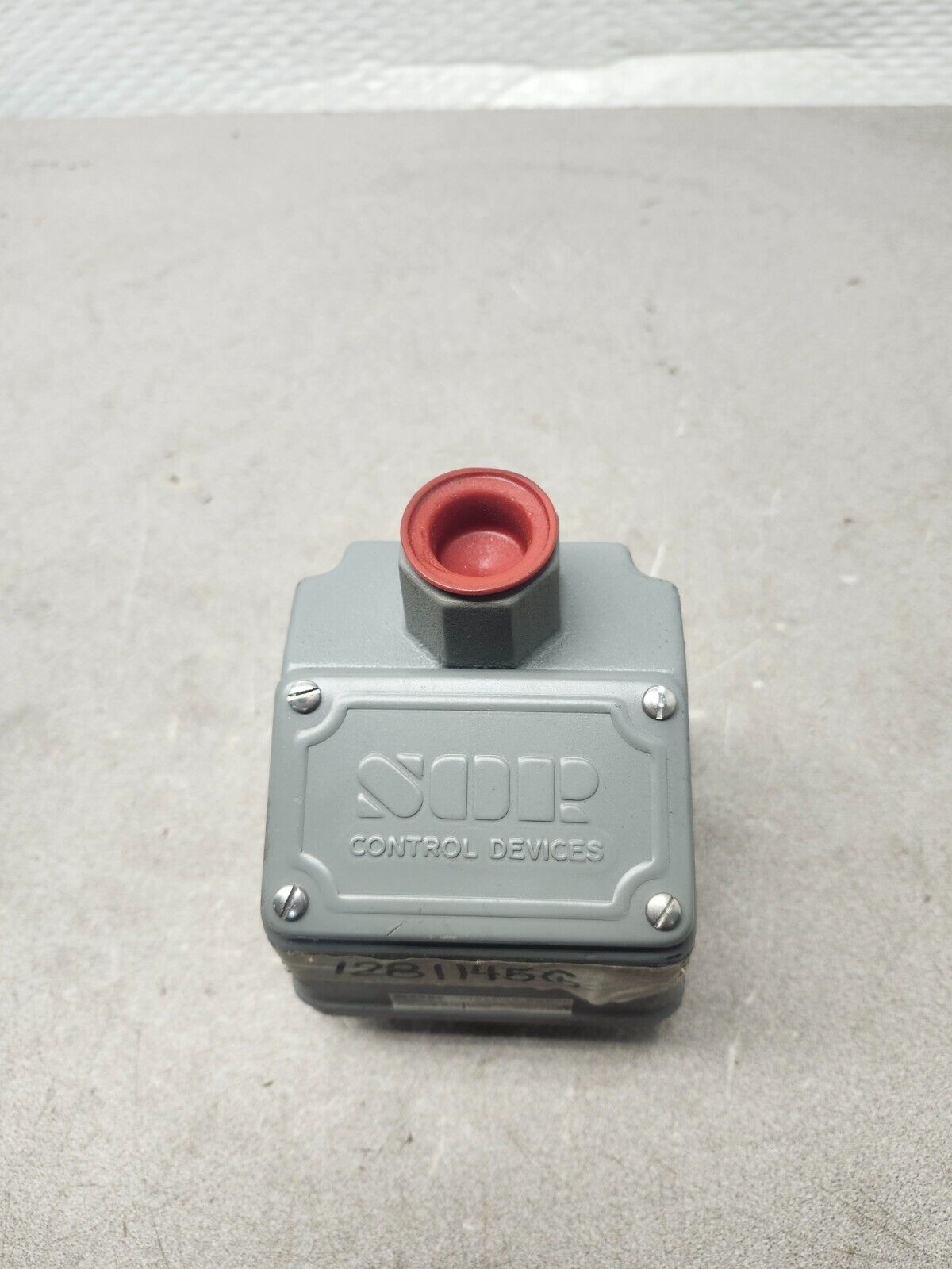 NEW NO BOX SOR PRESSURE SWITCH 1-18PSI, 250VAC-15AMPS 37WA-KD83