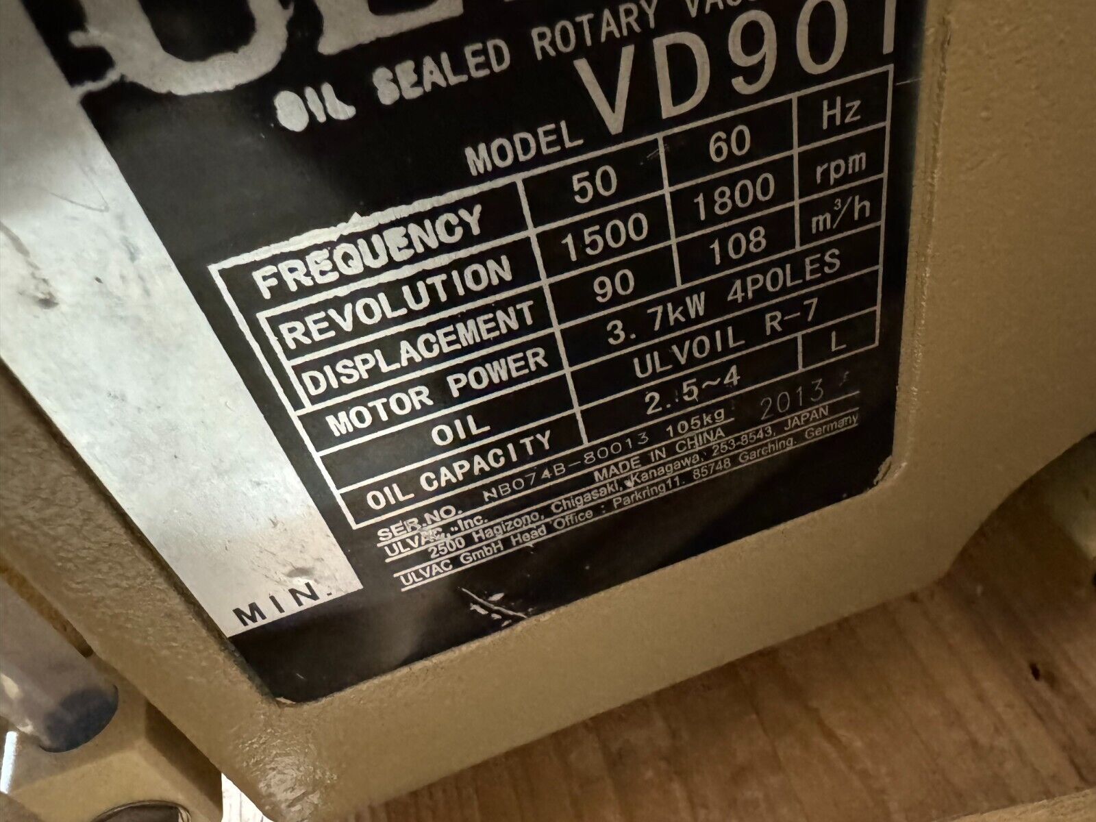 NEW ULVAC OIL SEALED ROTARY VACUUM PUMP VD901 WITH BALDOR MOTOR M36H938S543H1