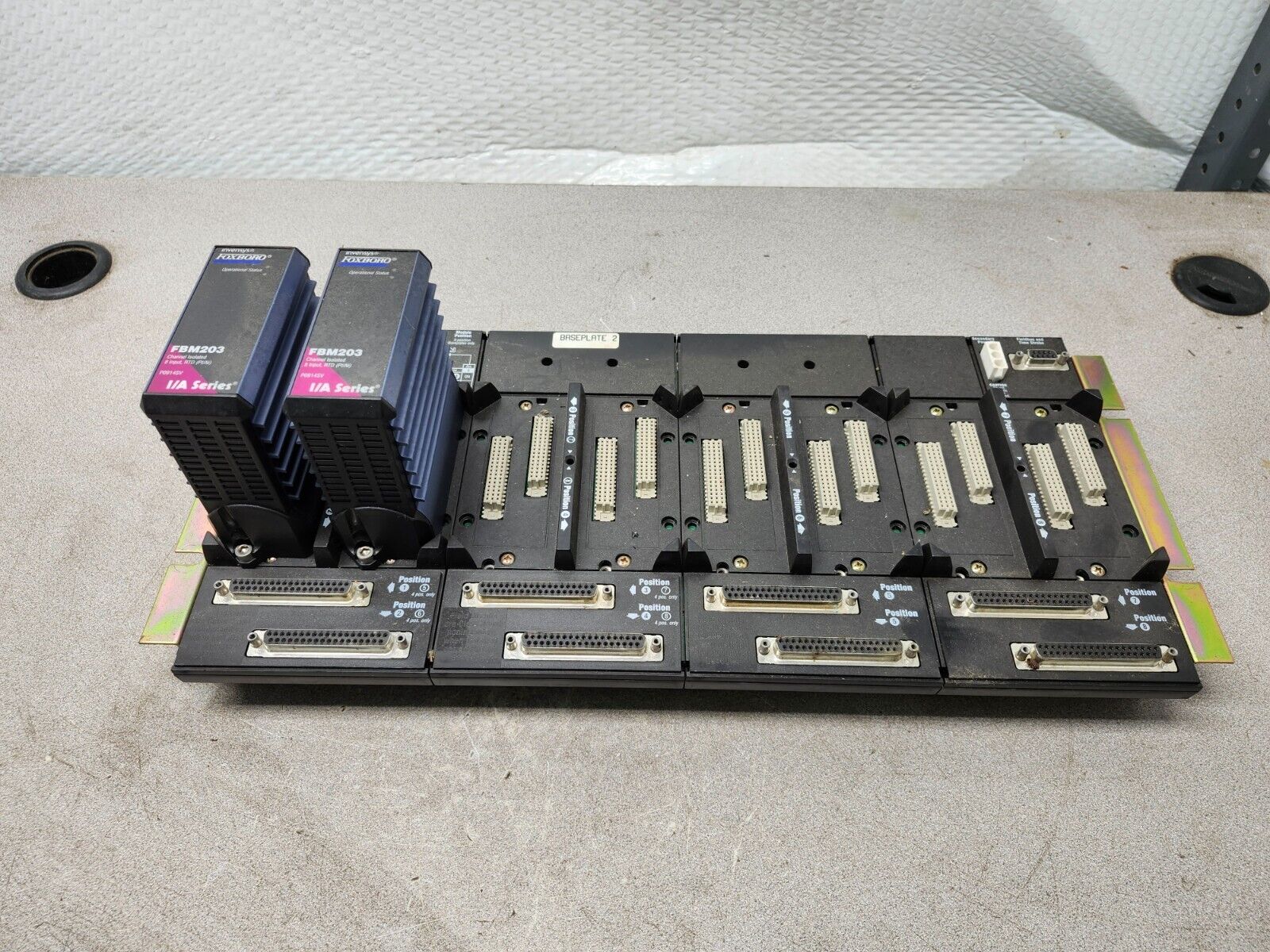 USED Foxboro Din Rail Modular Baseplate P0926HT W/ 2 Foxboro FBM203 I/A Series