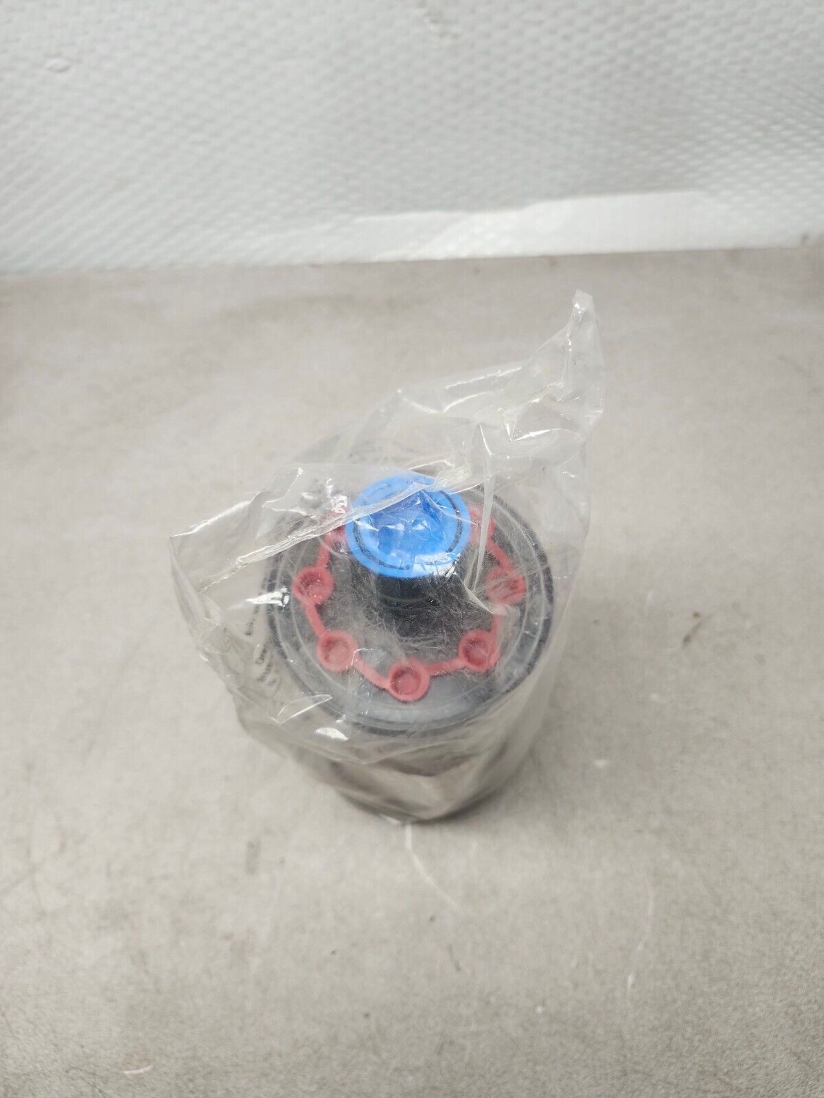 NEW IN PACKAGE DESICCANT BREATHER MODEL MOB4