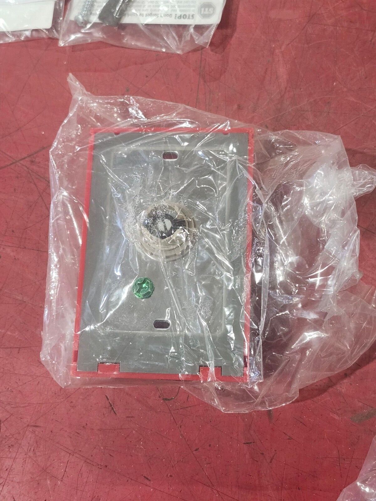 NEW STI STOPPER STATION SS-2054 RED MUSHROOM SWITCH WITH STI-6525 COVER
