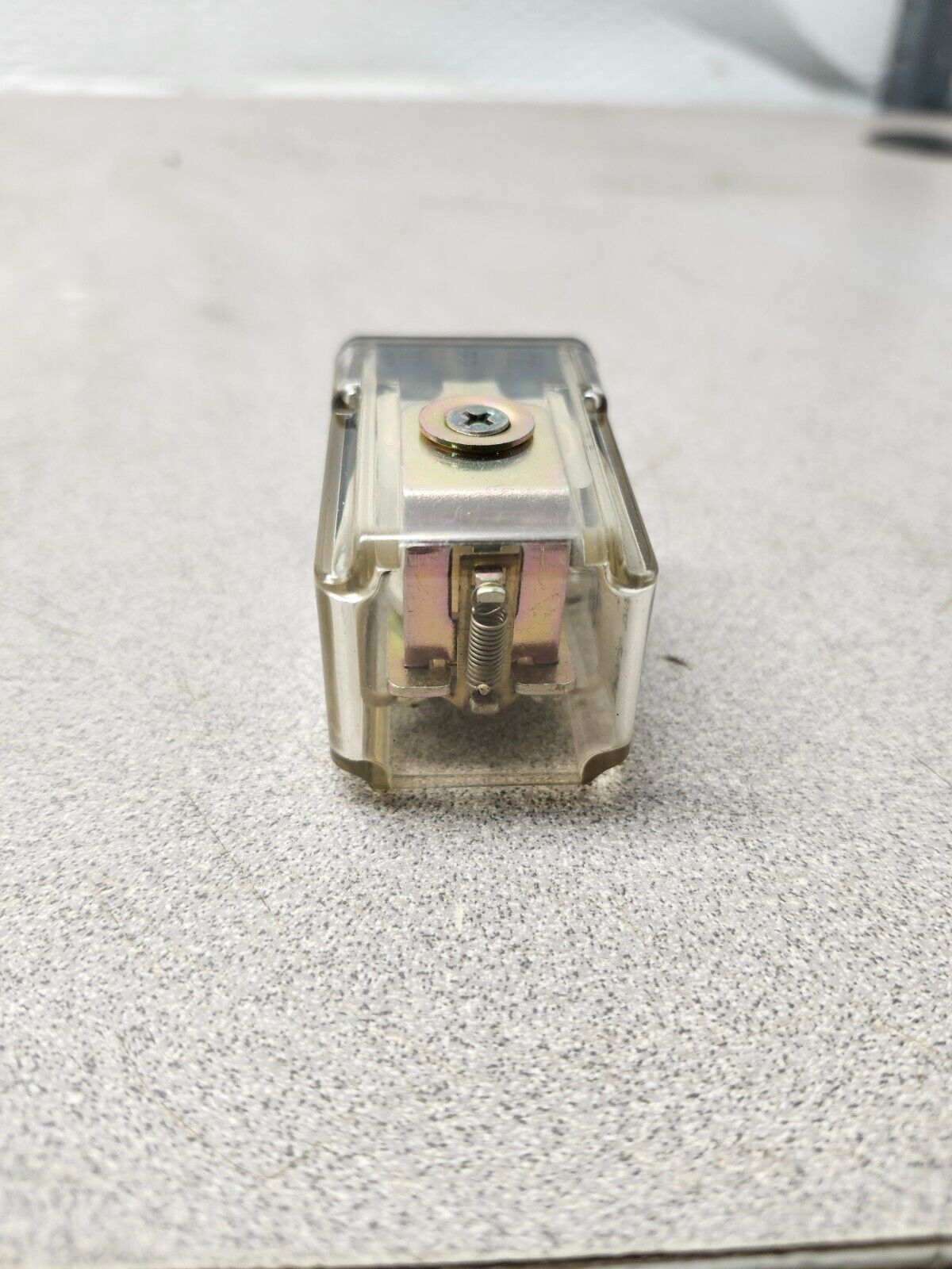 NEW IBN BOX EAGLE SIGNAL G.P. ROUND BASE RELAY 48VDC TWO POLE 20Q2CD048