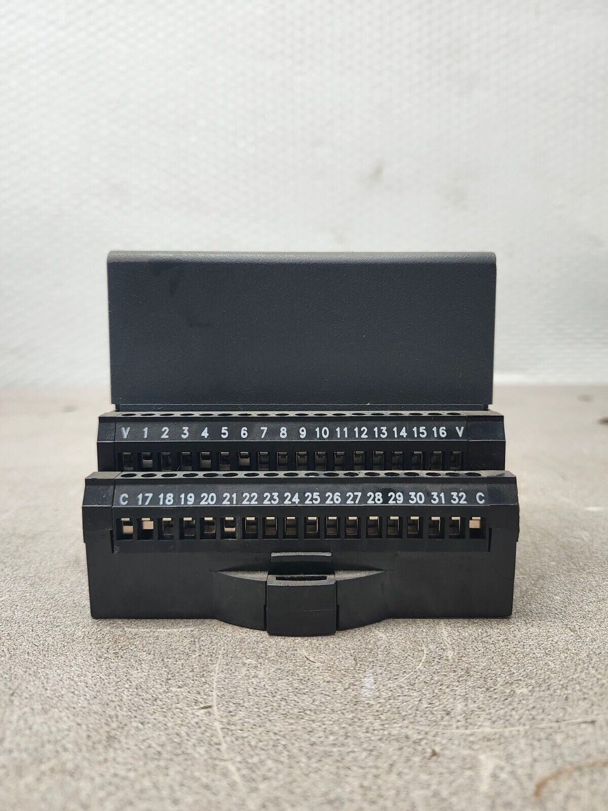 USED NATIONAL INSTRUMENTS FIELDPOINT 8-ch RTD Input 24V FP-DI-300 FP-TB-1