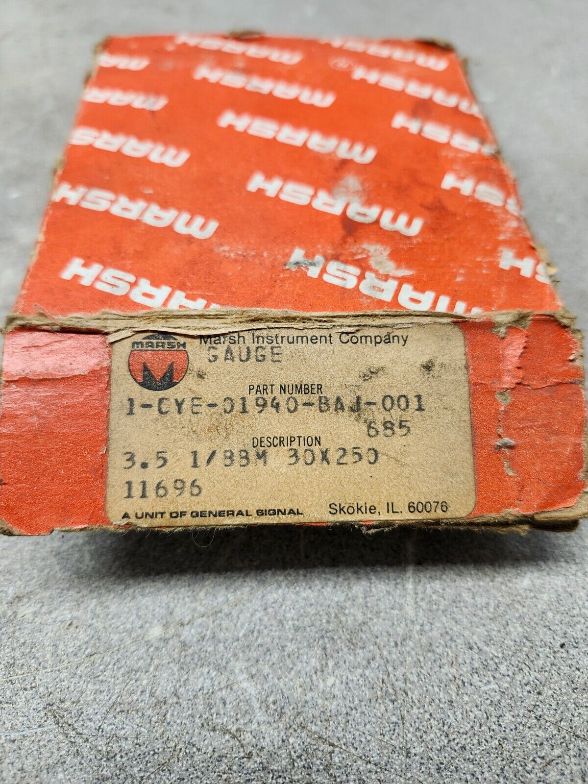 NEW IN BOX MARSH GAUGE 0-250PSI 1-CYE-01940-BAJ-001