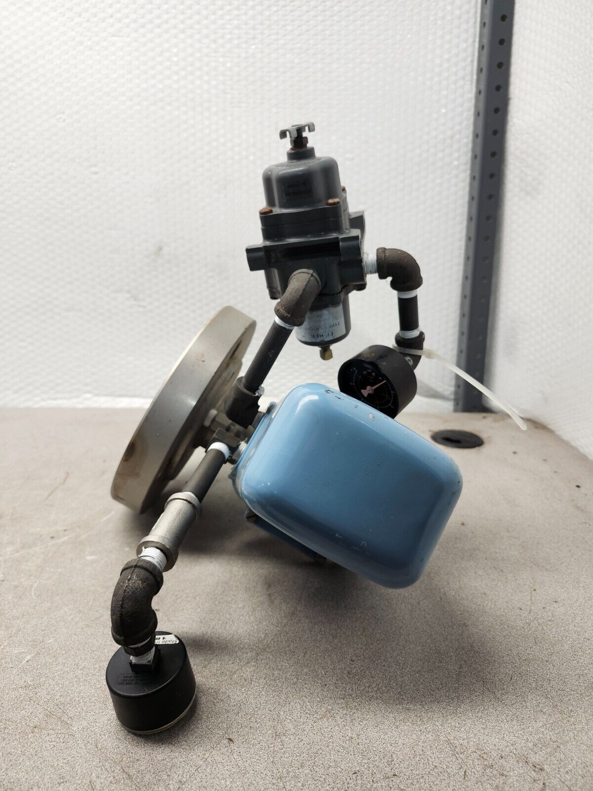 USED Foxboro Liquid Level Transmitter 13FA-MS31A5 W/FISHERREGULATOR FS-67CFR-235