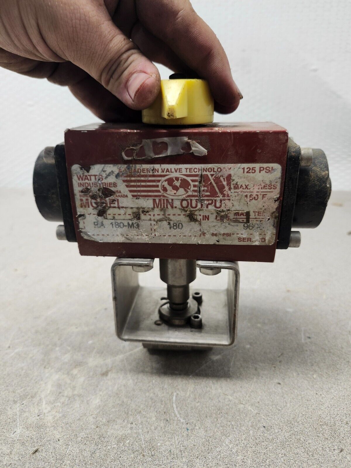 USED Contromatics Pneumatic Acuator PA-180-M3 W/1/4'' 2000WOG PSI VALVE