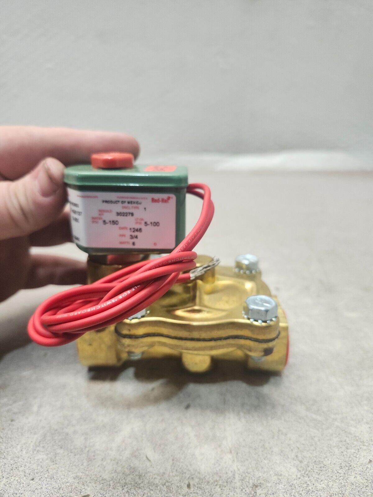 NEW IN BOX ASCO SOLENOID VALVE 3/4'' 120V/60HZ 8210D003