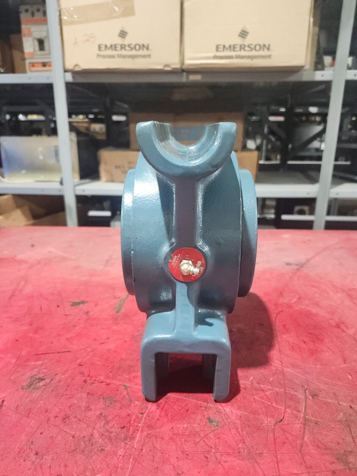 NEW NO BOX DODGE Top Angle Take-Up Roller Bearing TYPE XTRA 023161