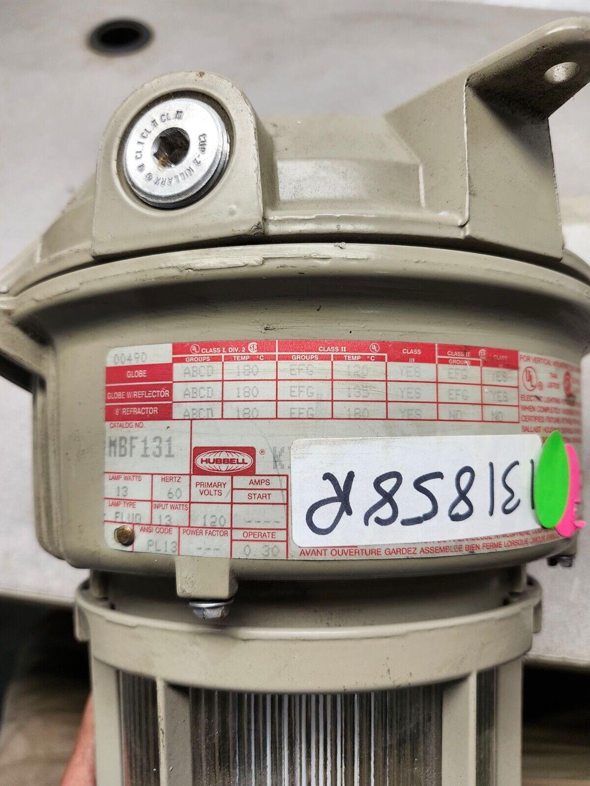 USED NO BOX HUBBELL IGHT FIXTURE 13W 120V 1" CEIL MBF131