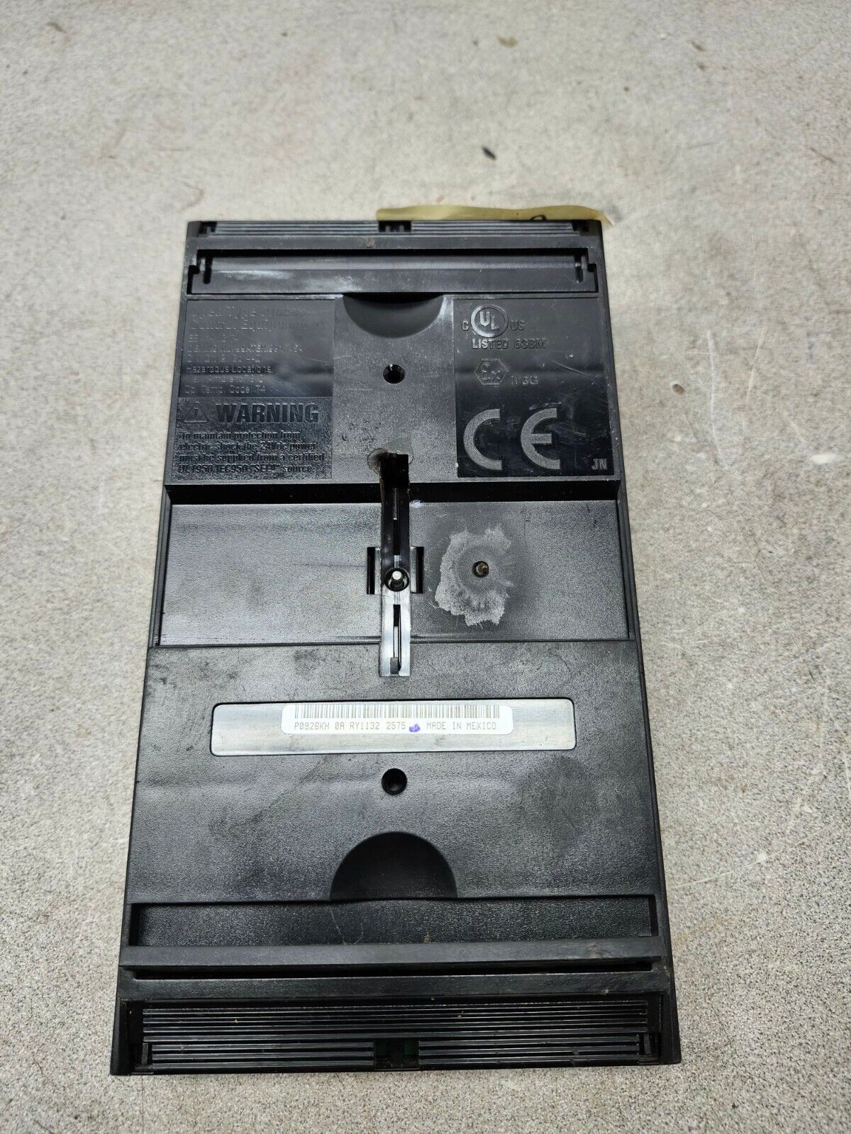 USED Foxboro Vertical Din-Rail Baseplate P0926KH 0A RY09511311