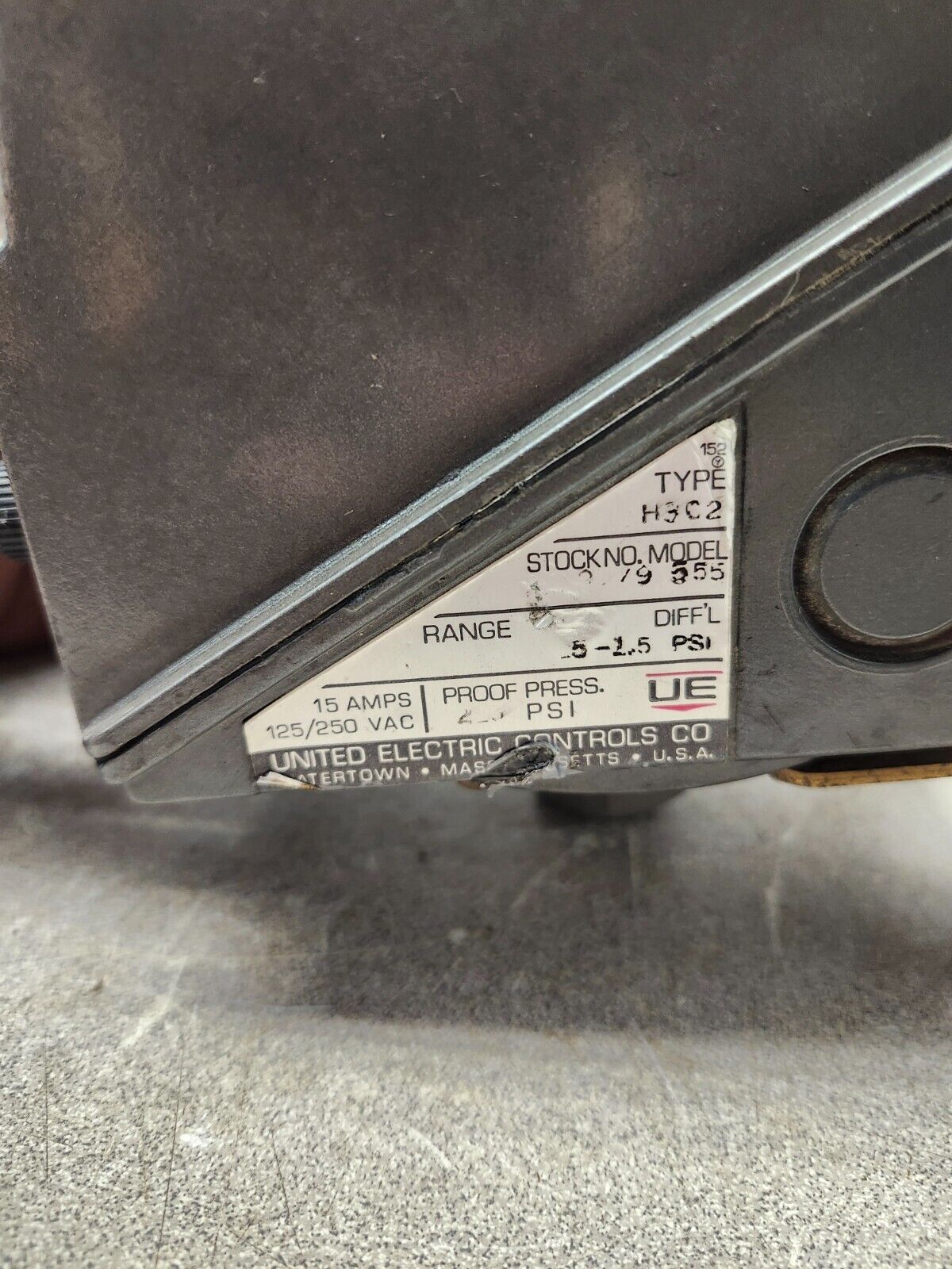 NEW NO BOX United Electric PRESSURE CONTROLLER 125/250VAC 15AMPS TYPE H3C2