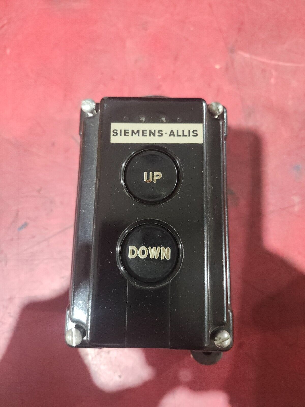 NEW IN BOX SIEMENS PUSH BUTTON 10250H2741A