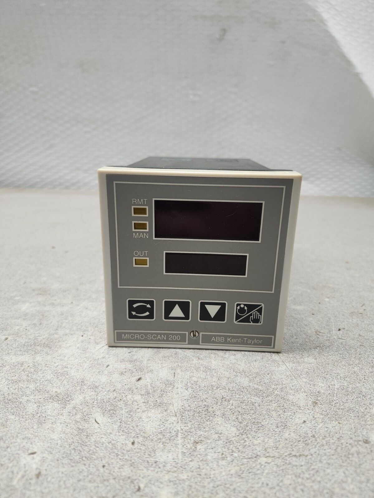 NEW IN BAG ABB MICRO-SCAN 200 Indicating Process Controller