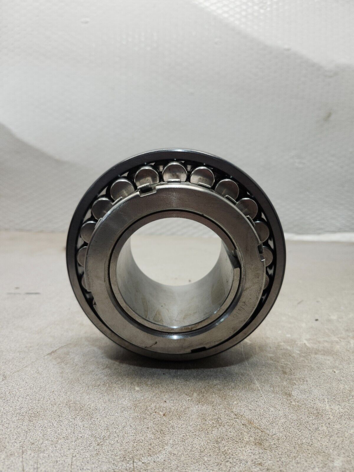 NEW NO BOX SKF BEARING 22216EK/C3 W/ S16-2-11/16 ADAPTER